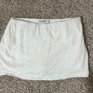 Abercrombie & Fitch white Mini Skort